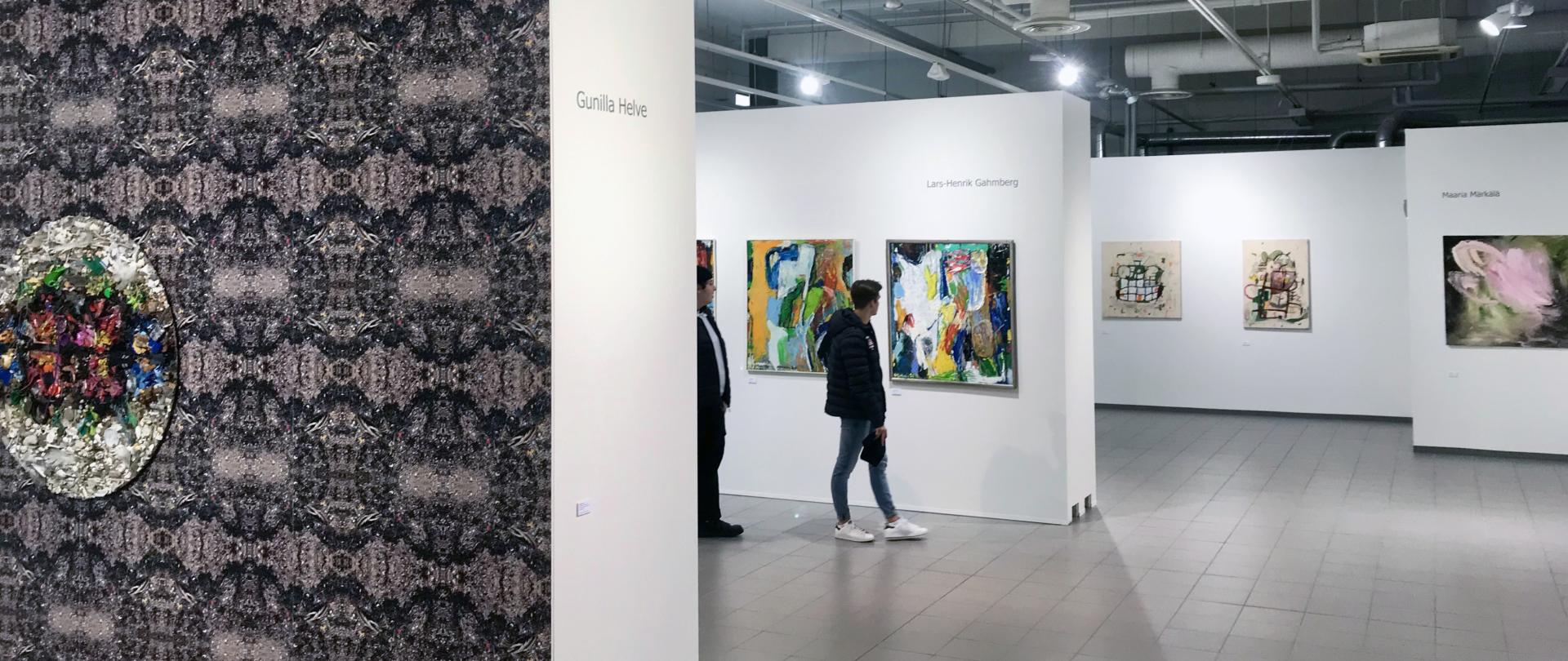 Näyttelyt, galleriatila, maalauksia
