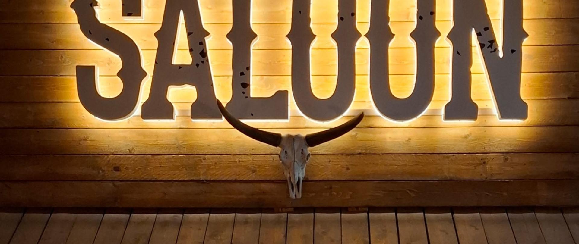4Chiefs Saloon